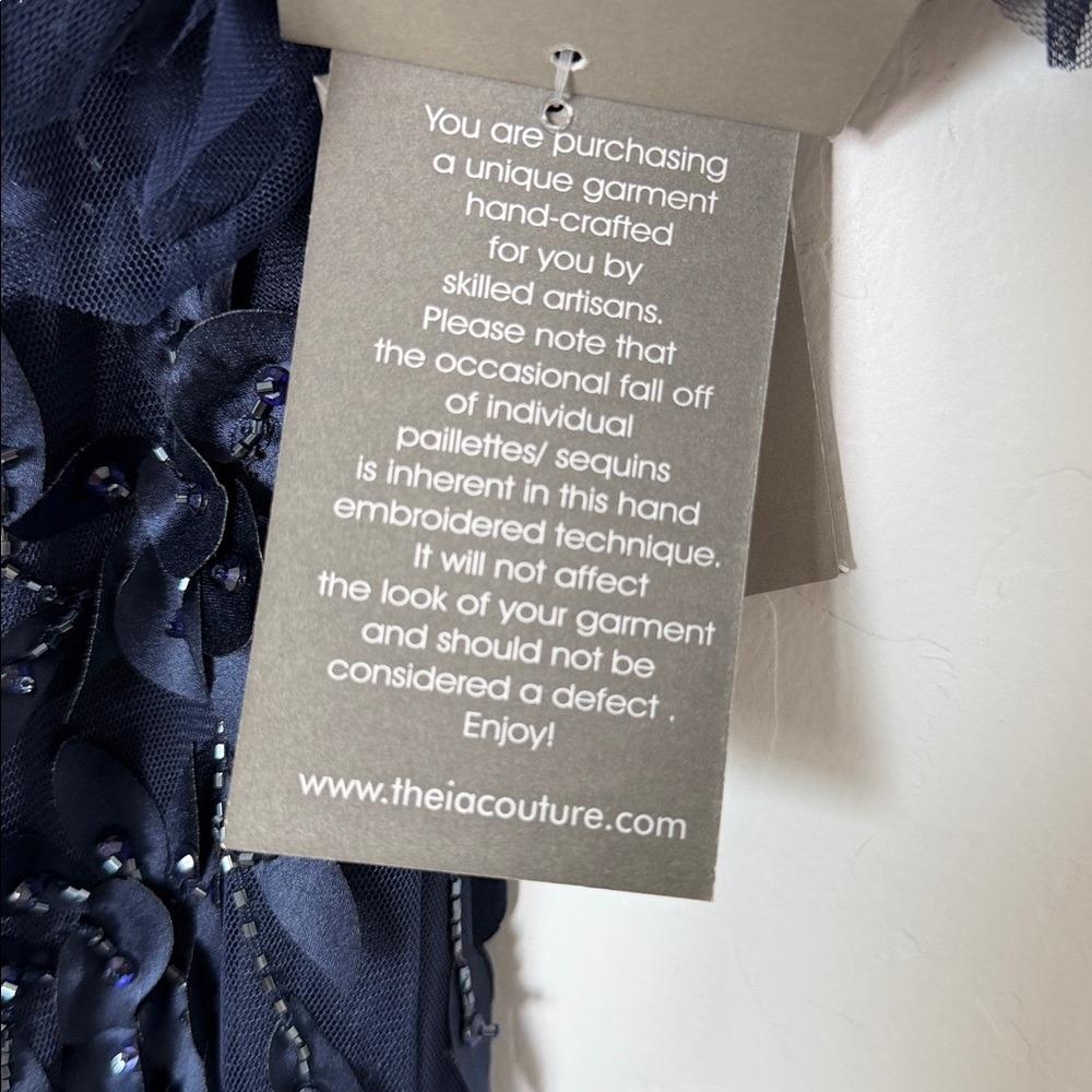 THEIA Flutter Sleeve Petal Applique Gown Midnight Blue Size 6 NWT $1295 - Picture 5 of 8